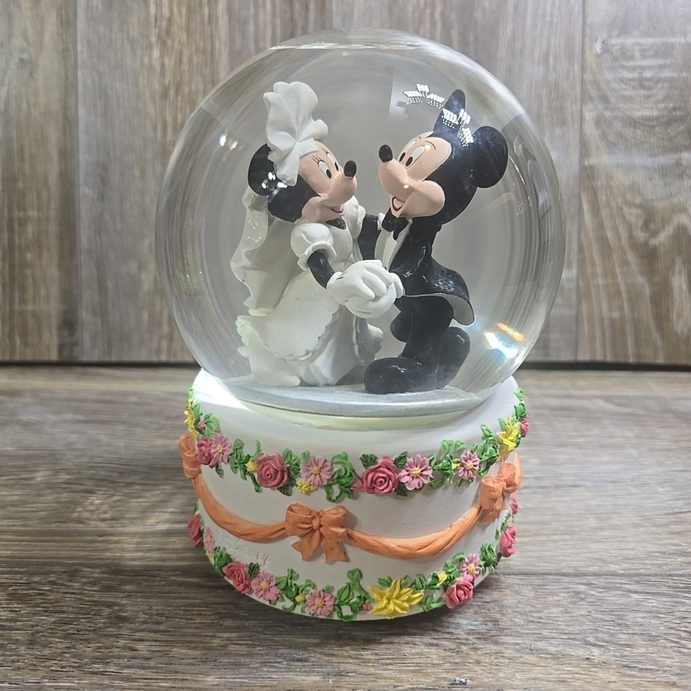 Disney Mickey & Minnie Mouse Musical Wedding Snow Globe ❤️ A Dream is‎ A Wish...